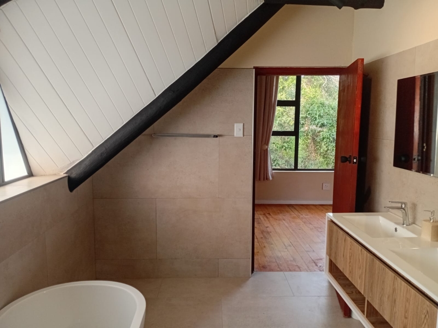 To Let 4 Bedroom Property for Rent in Cintsa East Eastern Cape